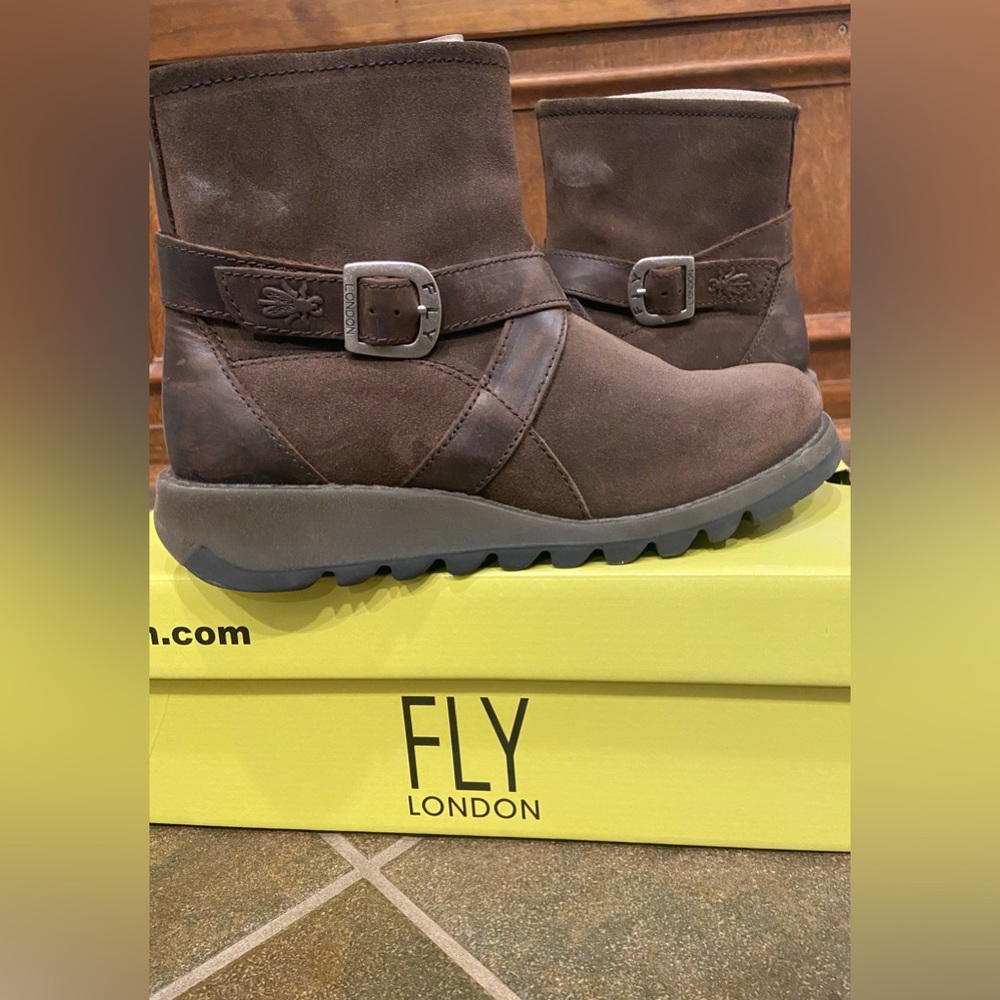 Fly London Sake Suede Ankle Boot size 39